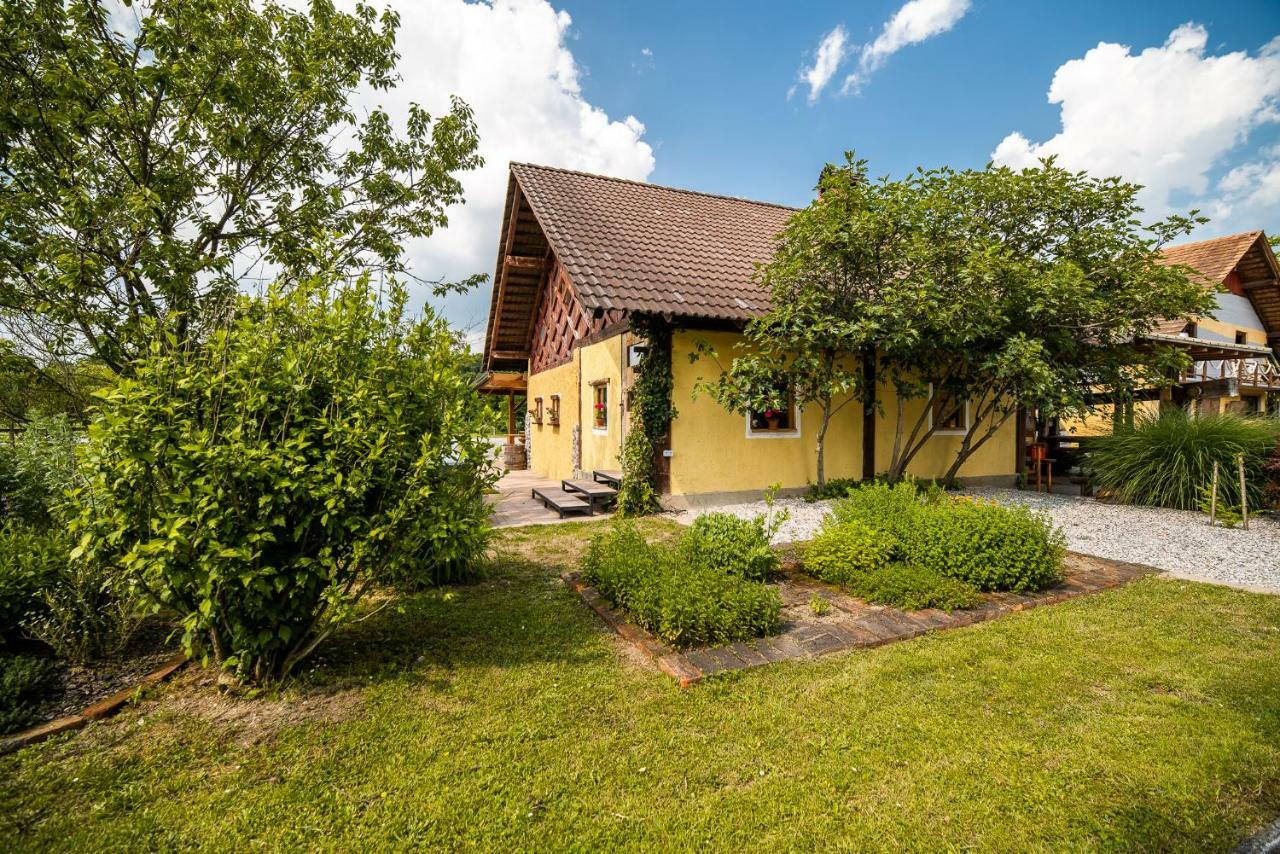 Apartment With Sauna Pr' Geci Dobova Exteriör bild